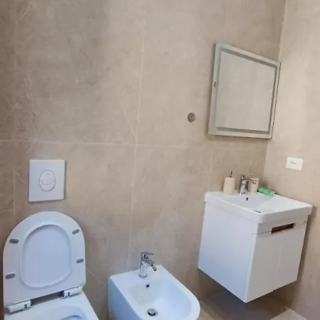 Apartman Henry's Tirana